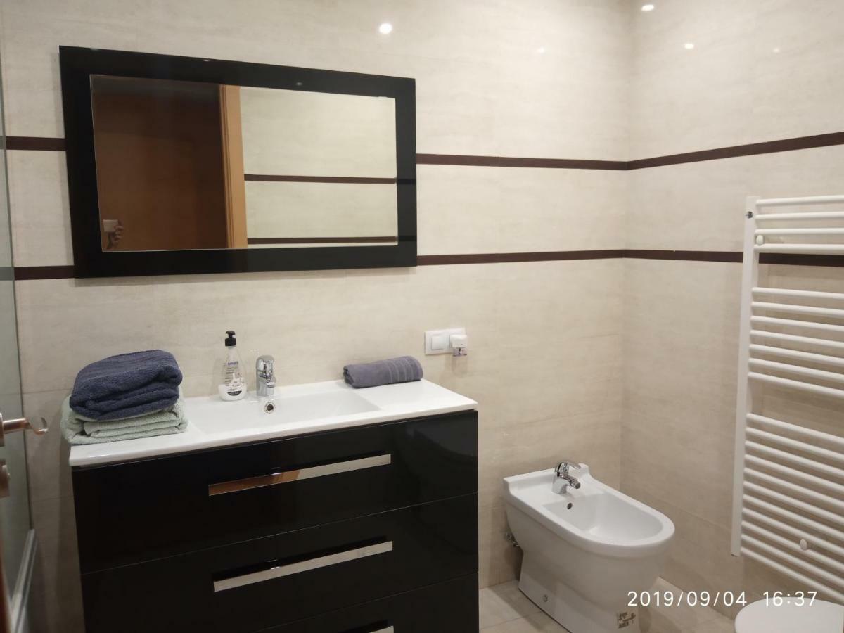 Apartamento Los Lirios Logroño Exterior foto
